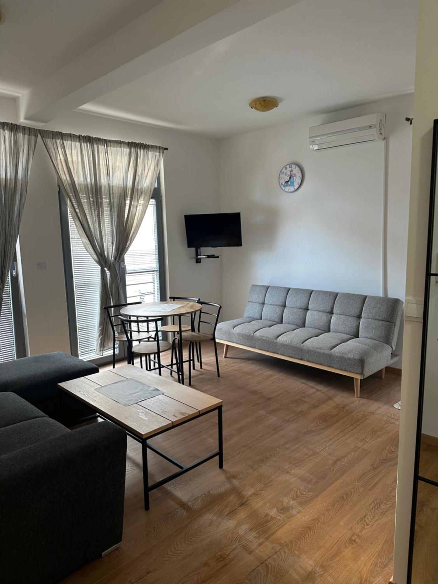 Becici Apartment *